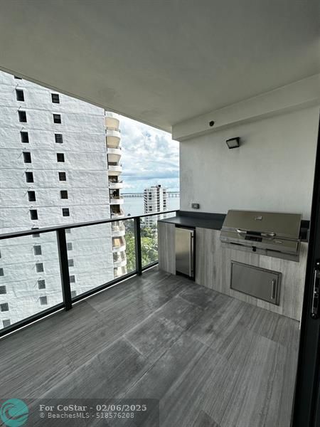 Building Photo - 1451 Brickell Ave