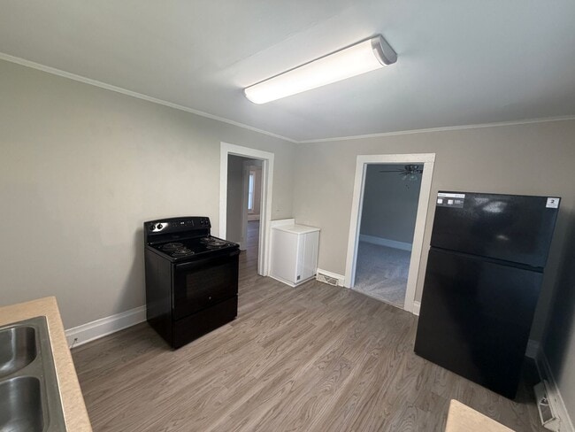 Building Photo - Just remolded 3 bedroom 1 bathroom house. Very close to I85 and Downtown Kannapolis