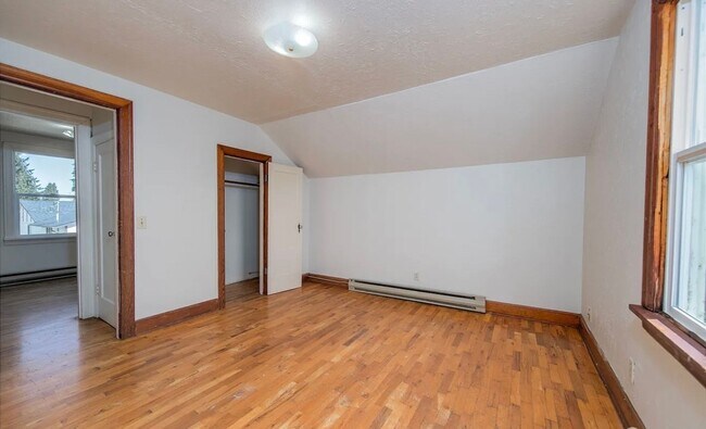 Building Photo - Baran (2018 11th St.)