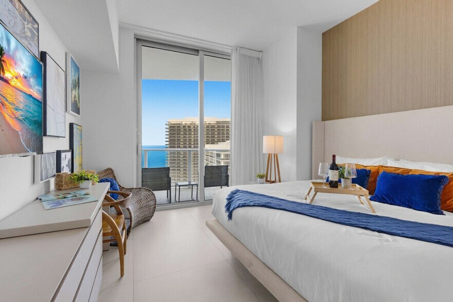 Building Photo - 4111 S Ocean Dr
