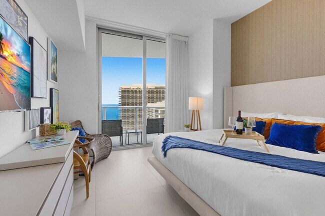Building Photo - 4111 S Ocean Dr