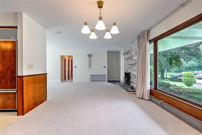 Building Photo - 5 Appian Way