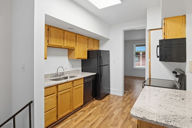 Building Photo - 1448 N Illinois St