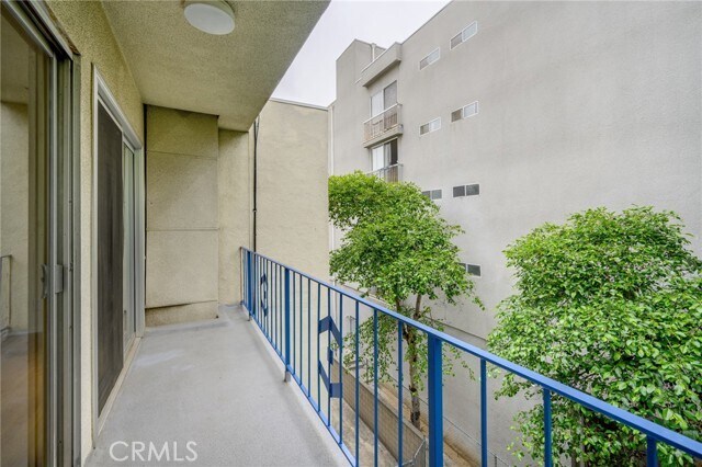 Building Photo - 1422 N Curson Ave