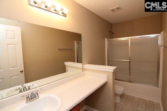 Building Photo - 5 Redbrush Ct