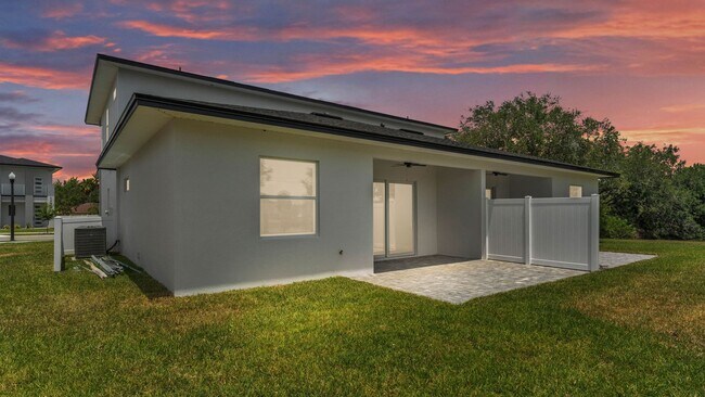 Building Photo - Stunning New Construction Villa for Rent Near Lake John