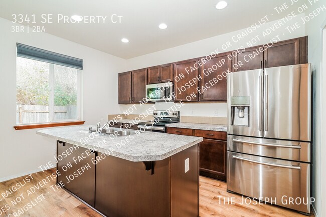 Building Photo - 3341 SE Property Ct