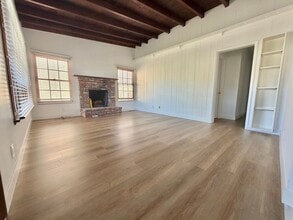 Building Photo - Spacious 3BD Manhattan Beach Home with Brand New Flooring, Large Den & 2-Car Garage