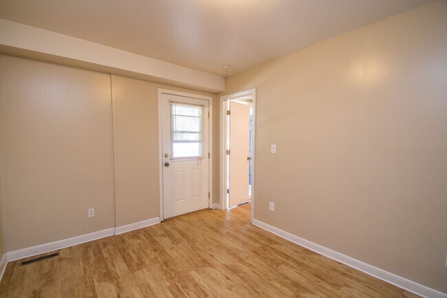 Building Photo - 1000 11th St