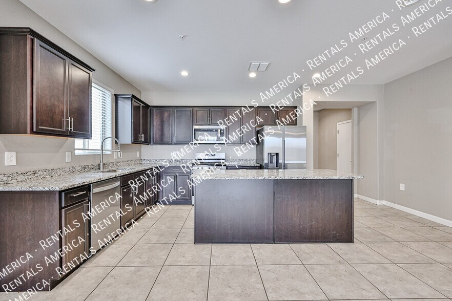 Building Photo - 30041 W Earll Dr