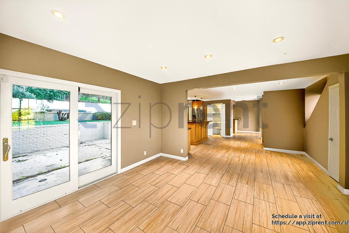 Building Photo - 5187 Llano Dr