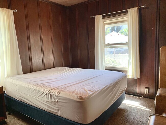 Building Photo - MISSION BEACH COTTAGE 2BD/1BA - FULLY FURNISHED - Available September 8, 2026 - 6/25/27