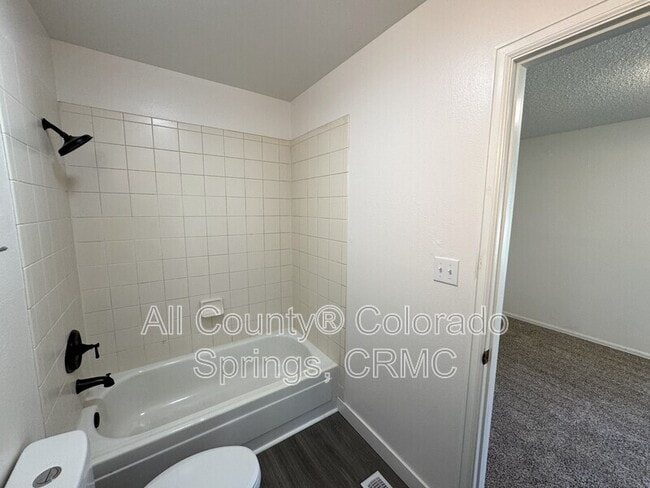 Building Photo - 2713 Hearthwood Ln