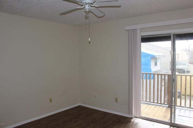 Building Photo - "Cozy 1-Bedroom Retreat in Panama City with Modern Comforts!"