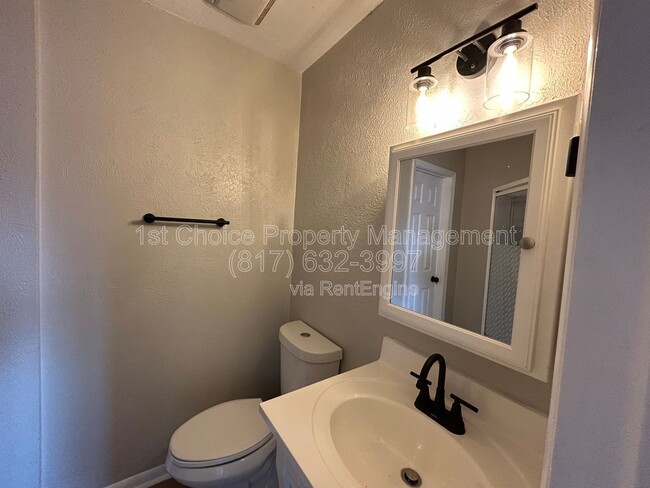 Building Photo - 5929 Gayle Dr