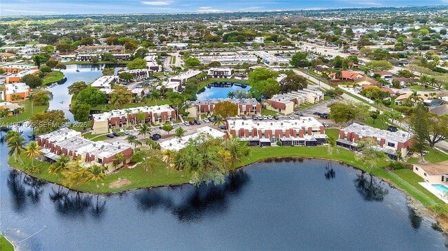 Building Photo - 8980 Palm Tree Ln