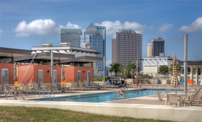 Building Photo - 1208 E Kennedy Blvd