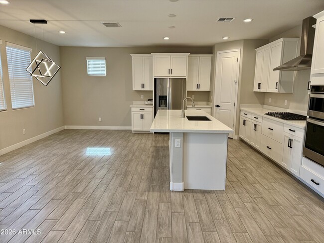 Building Photo - 1099 S Peden Dr