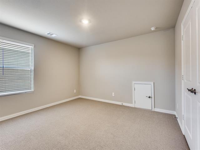 Building Photo - 600 Midnight Oak Dr