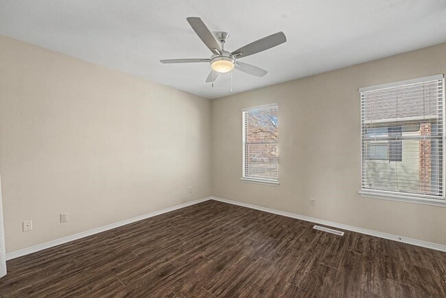 Building Photo - 298 W Mountain St