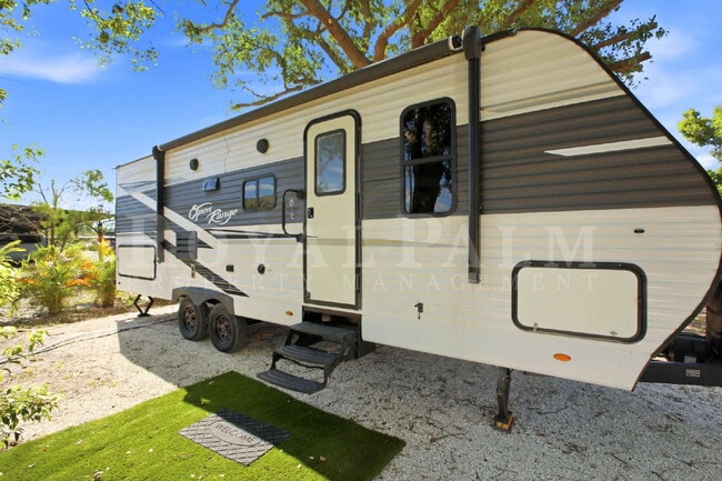 Building Photo - A Fresh Take on Simple Living – Cozy North Fort Myers Retreat