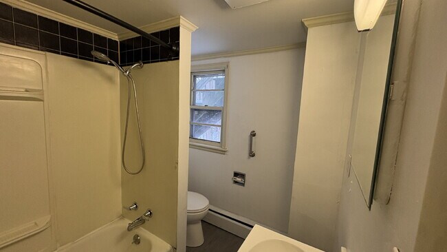 Building Photo - 3 Bedroom, 1 Bath Apartment with Southern Exposure.