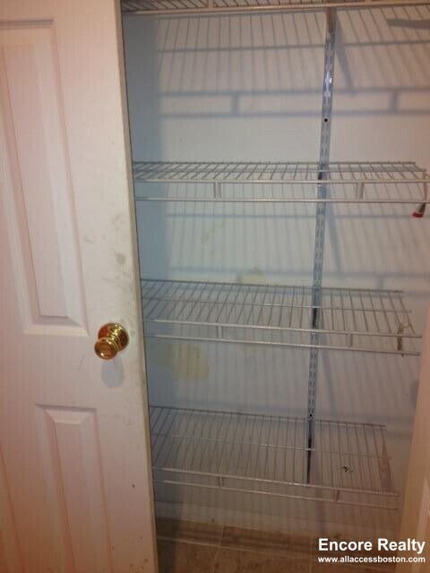 Building Photo - 8 Kittredge St