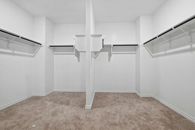 Building Photo - 245 Leeland Dr
