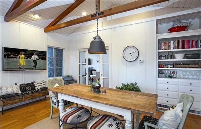 Building Photo - Coming Soon! La Canada Flintridge Contempo...