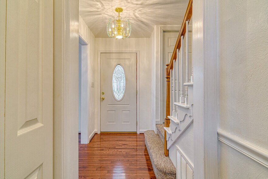 Building Photo - 21 Bayview Dr