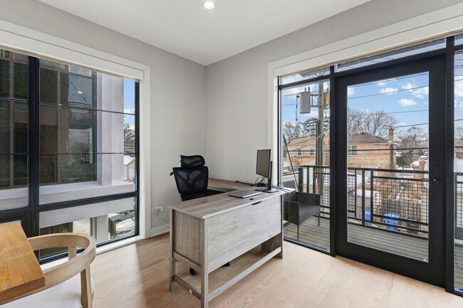 Building Photo - 6246 N Pulaski Rd