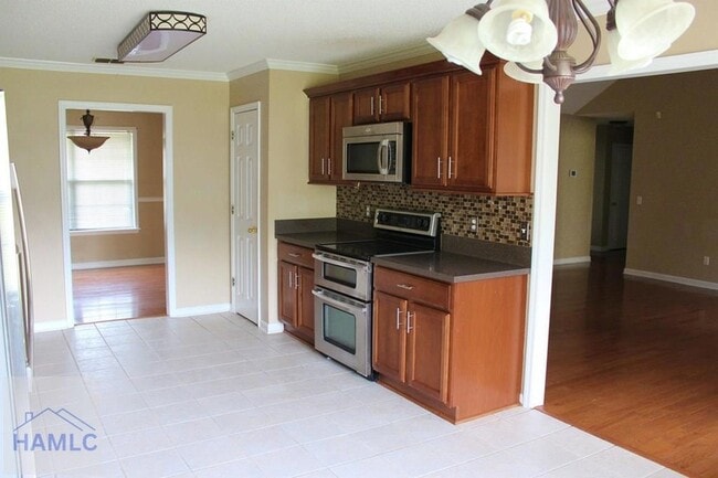 Building Photo - 180 Waters Ave