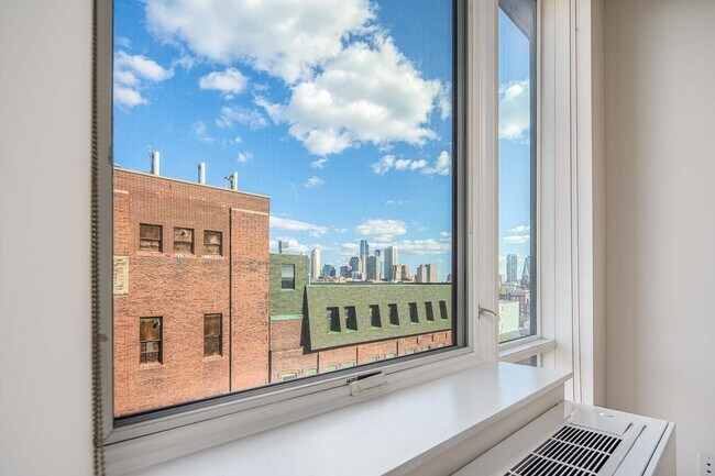 Building Photo - 255 Brunswick St