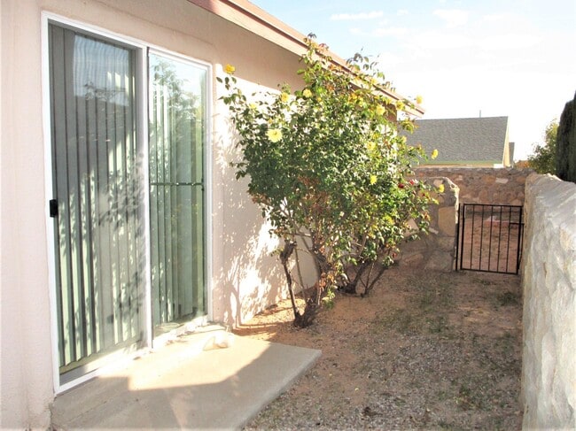 Building Photo - 12408 Tierra Maria Ct
