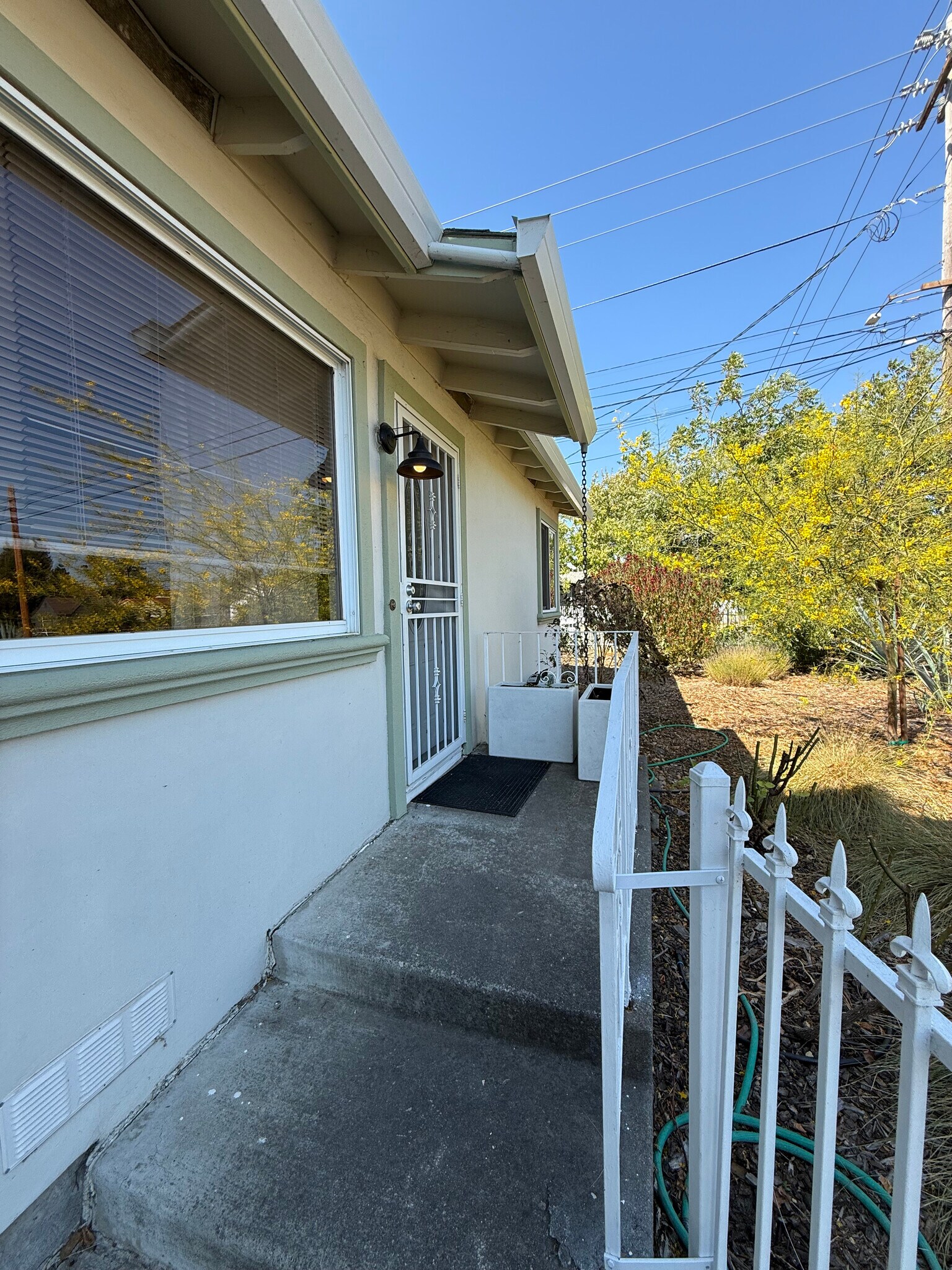 Building Photo - 223 Mendocino St