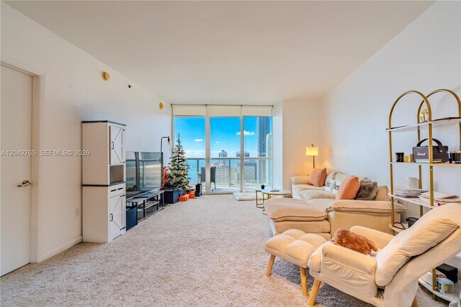 Building Photo - 495 Brickell Ave