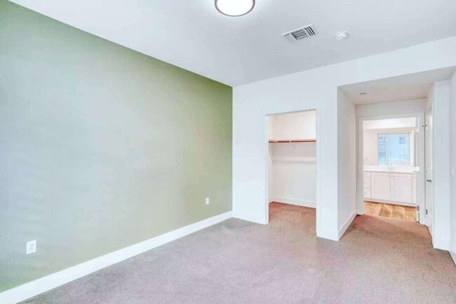 Building Photo - 3578 Rambla Pl