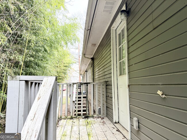 Building Photo - 88 Church St