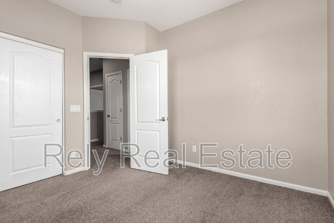 Building Photo - 13550 W Cypress St