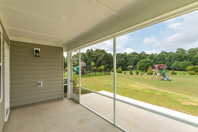 Building Photo - 504 Spotted Fawn Ct