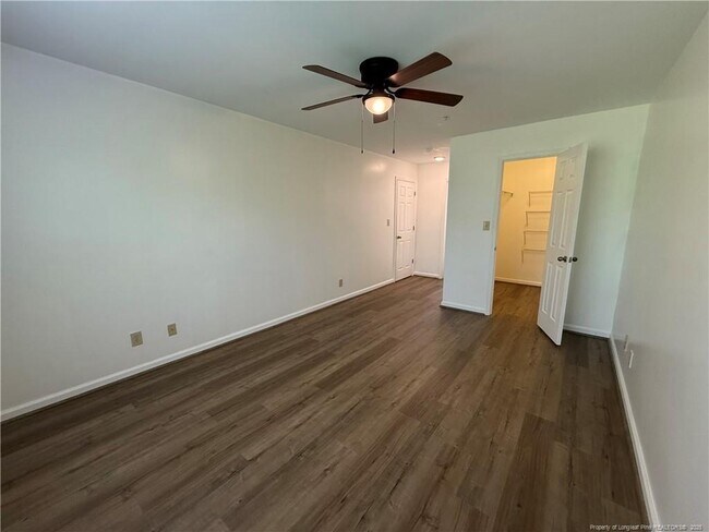 Building Photo - 259 Waterdown Dr