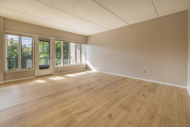 Building Photo - 85 Viscount Dr