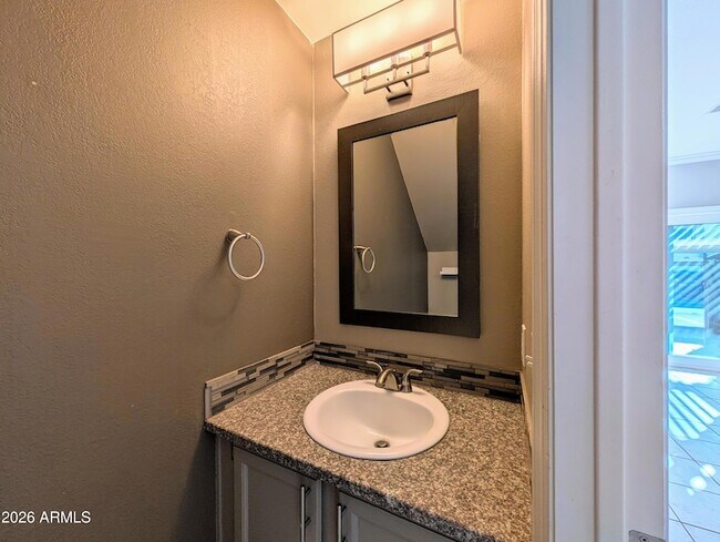 Building Photo - 4114 E Union Hills Dr