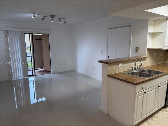 Building Photo - 15560 SW 106th Ln