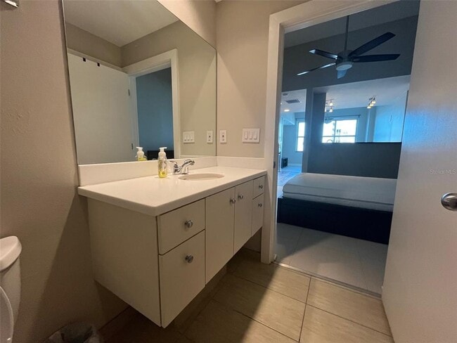 Building Photo - 1208 E Kennedy Blvd