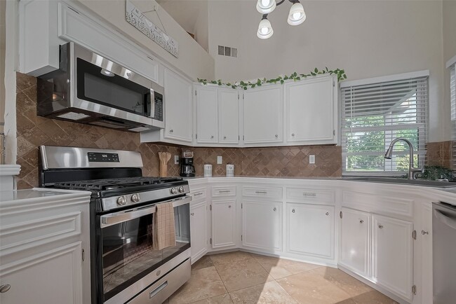 Building Photo - 30411 Arborg Dr