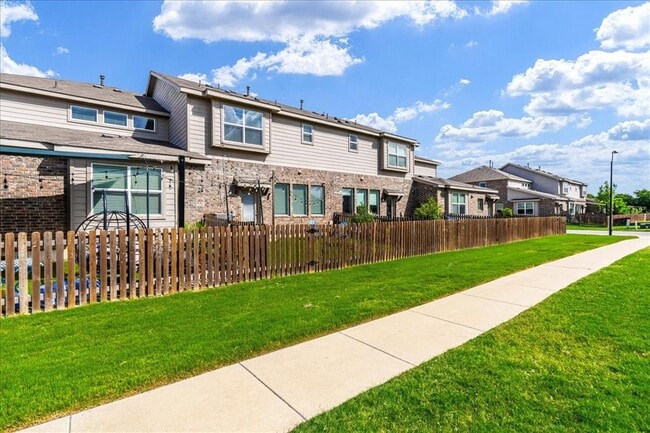 Building Photo - 17103 Crane Fly Dr