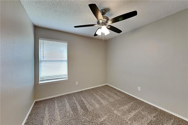 Building Photo - 355 Ridgemont Dr