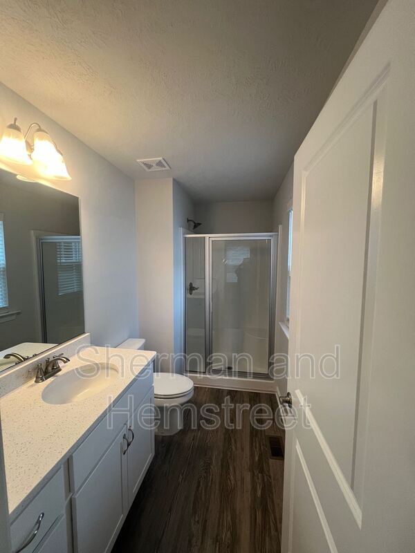 Building Photo - 7008 Hummingbird Dr