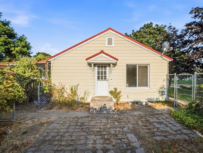 Building Photo - 2716 W Everett Ave